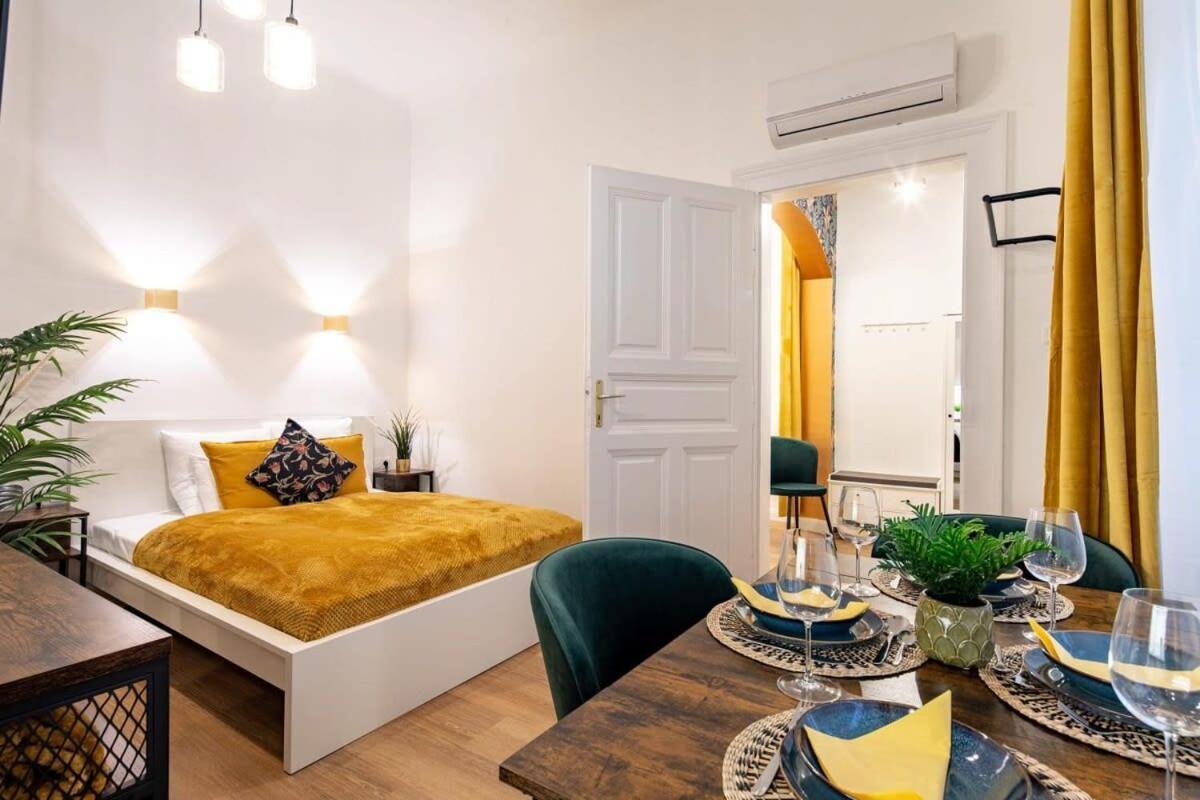 Apartment Unique Design - New - Budapest