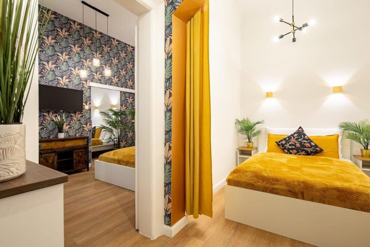 Unique Design - New - * Budapest
